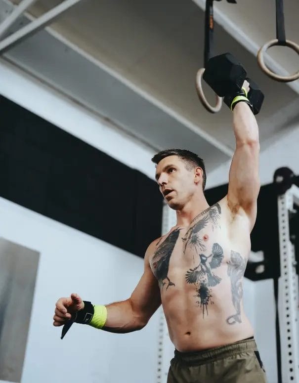 Man working out online